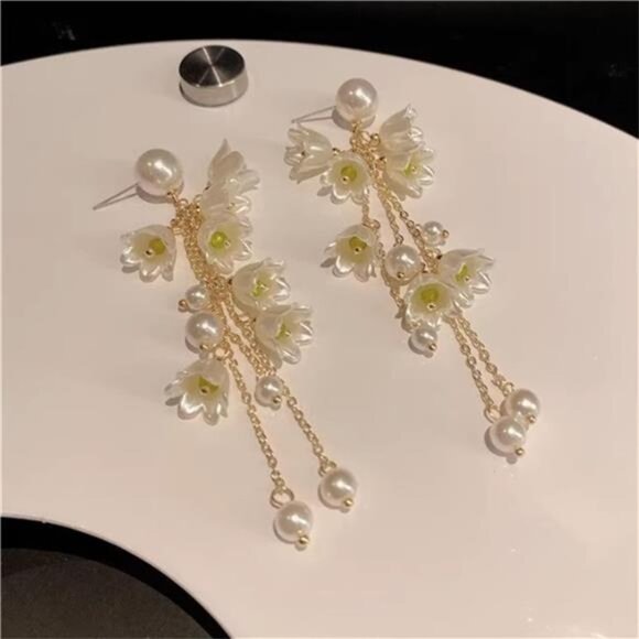 Elegant Acrylic Petal Drop Earrings with Pearl, Romantic Floral Jewelry - Picture 6 of 6